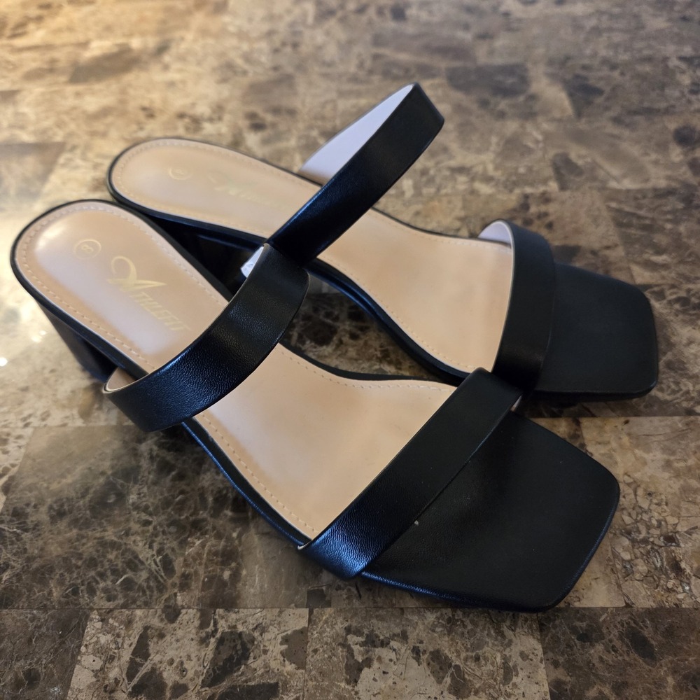 Athlefit sz 8 black strappy slip on sandals block heel casual chic